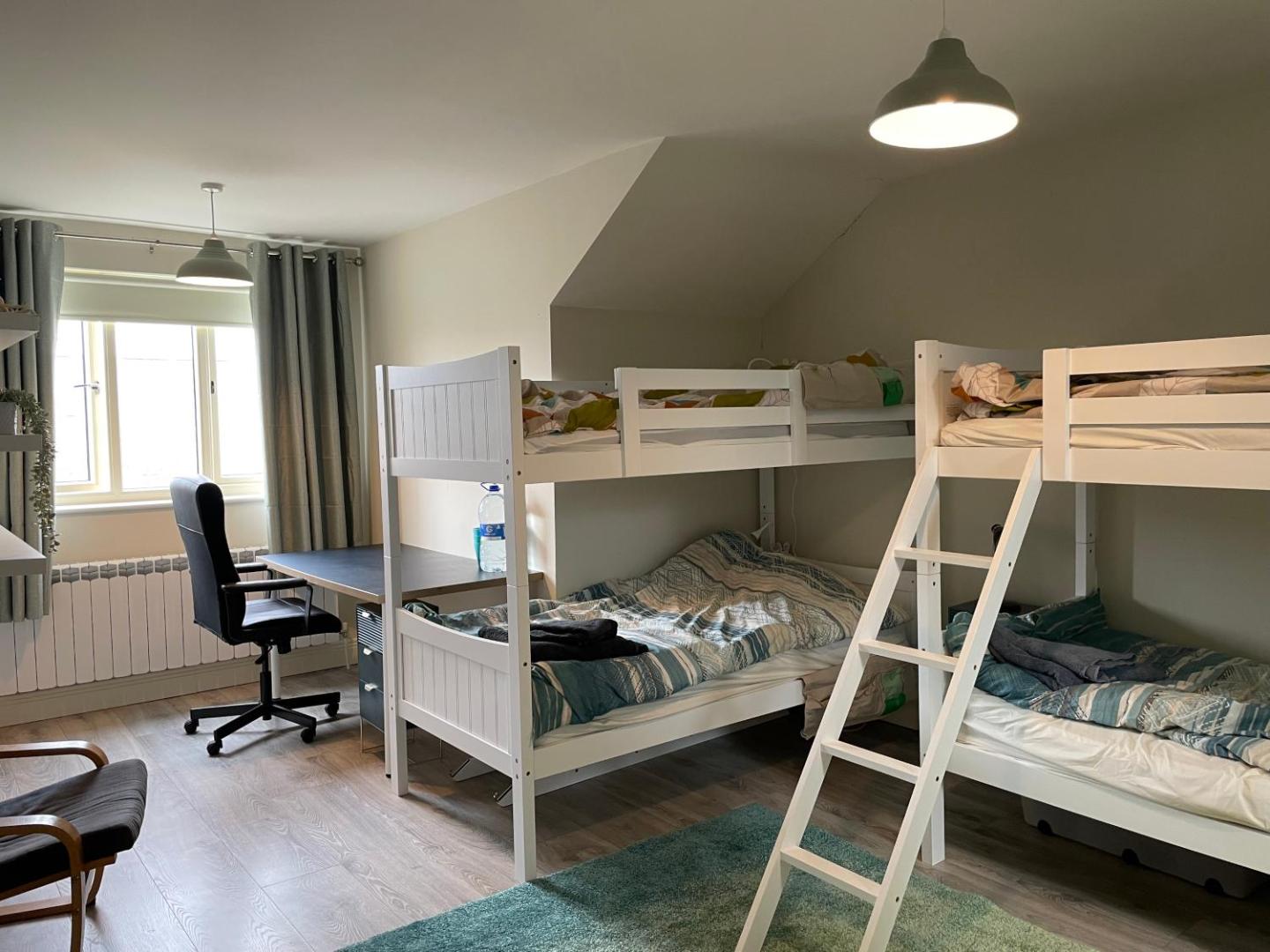 Billede 6: Spacious, modern room for families in a shared family home