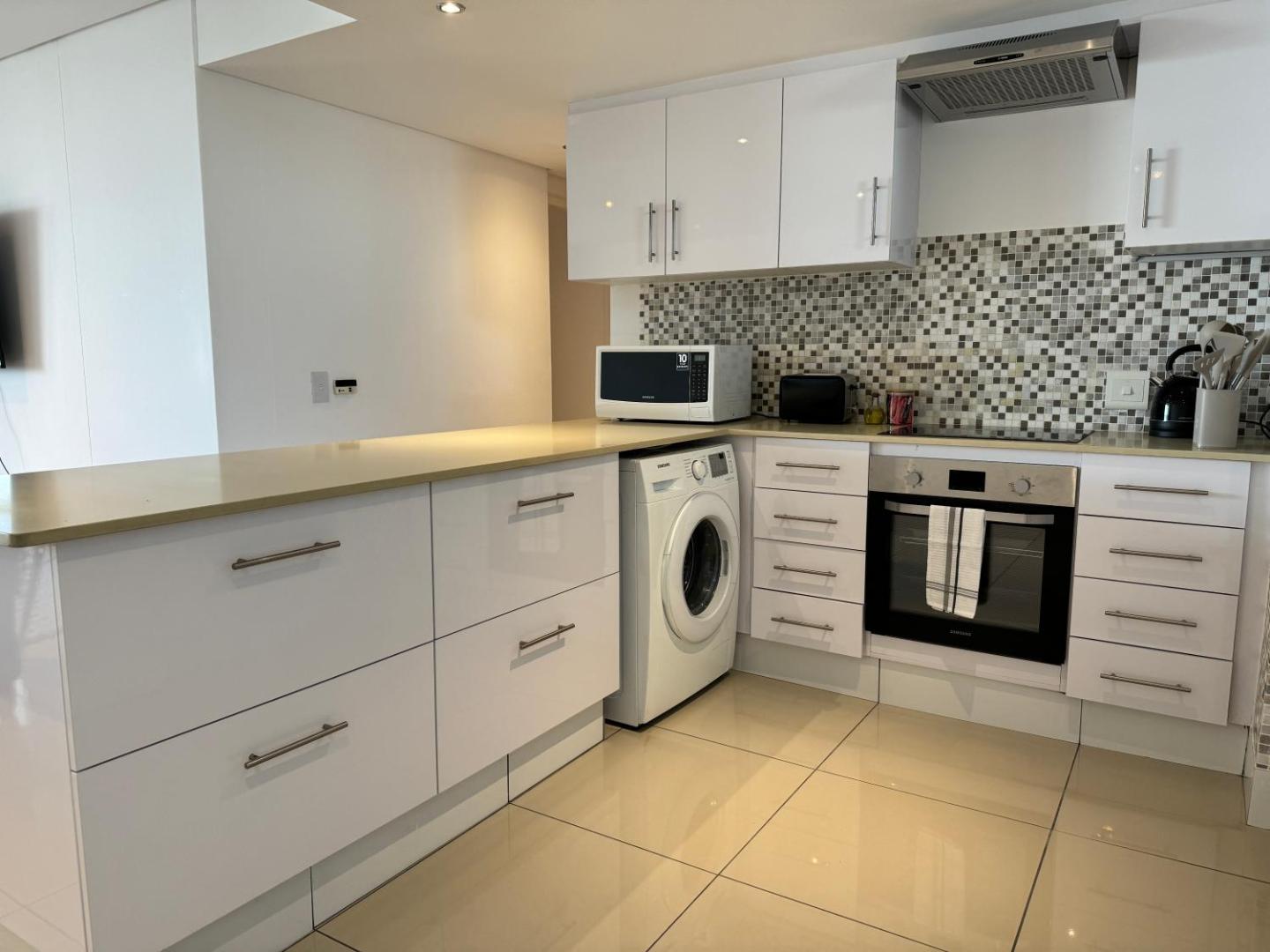 Billede 2: Accommodation Front - Bright & Breezy 4 Sleeper with Ocean Views
