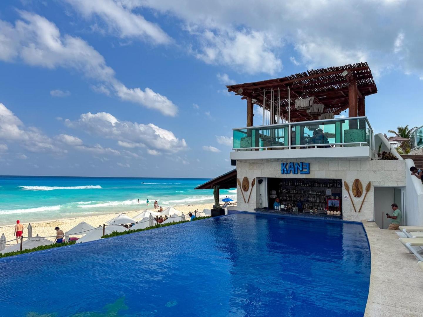 Bilde 2: Apt with Balcony, Beach Access & Comfort, pool 601