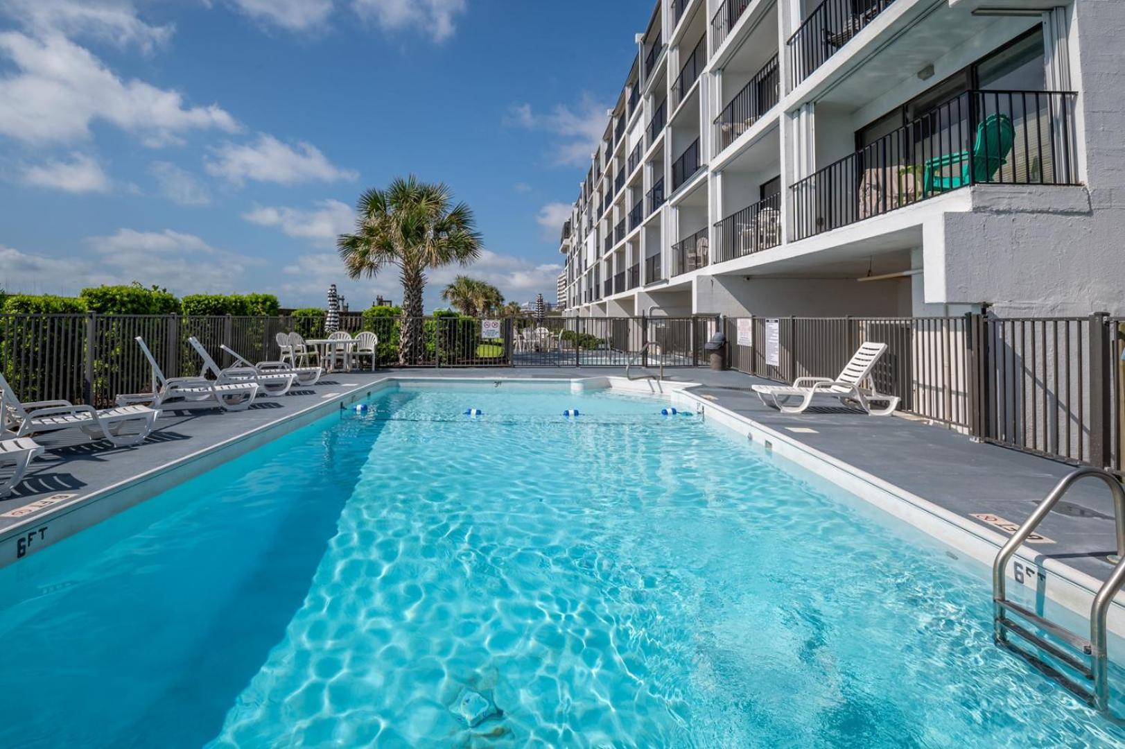 Foto 2: Oceanfront - Pool - Near Carolina Beach Boardwalk