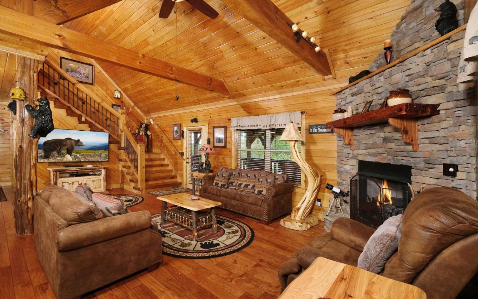 Foto 9: A Cloud 9 - Gorgeous Mountain Views, Outdoor Hot Tub + Game Room with Pool Table & More!
