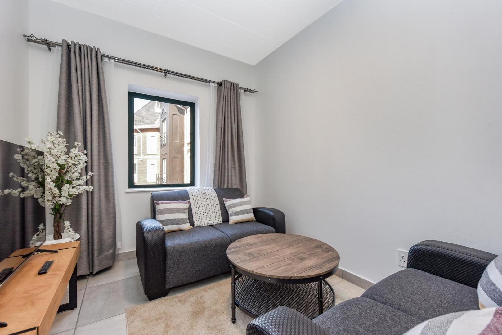Chic & Central 1 Bed Apartment in Illovo Sandton的照片2