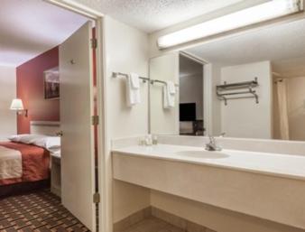 Foto 4: Super 8 by Wyndham Athens TX