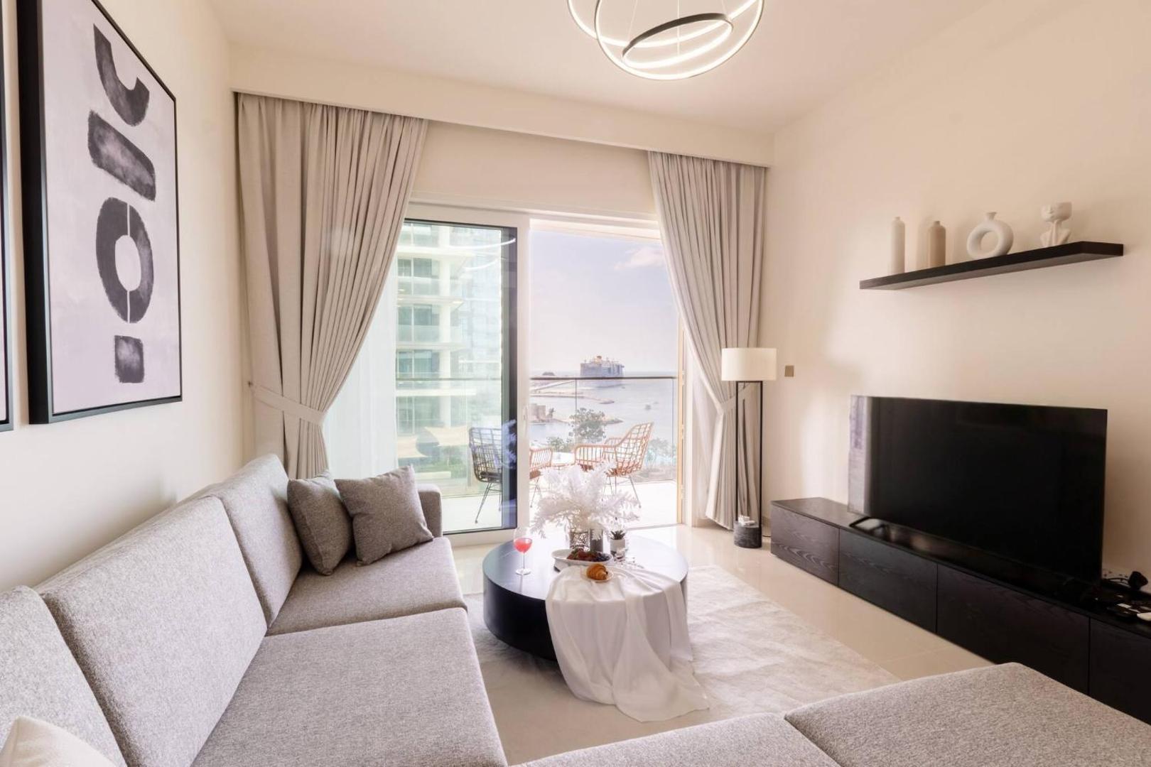 Photo 7 : 2BD designed by Elie Saab with Private Beach Sea View by EE Holiday Homes