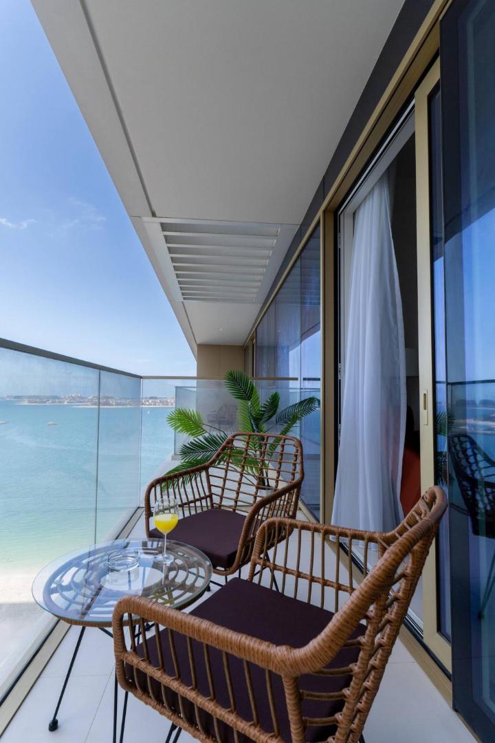 Photo 6 : 2BD designed by Elie Saab with Private Beach Sea View by EE Holiday Homes