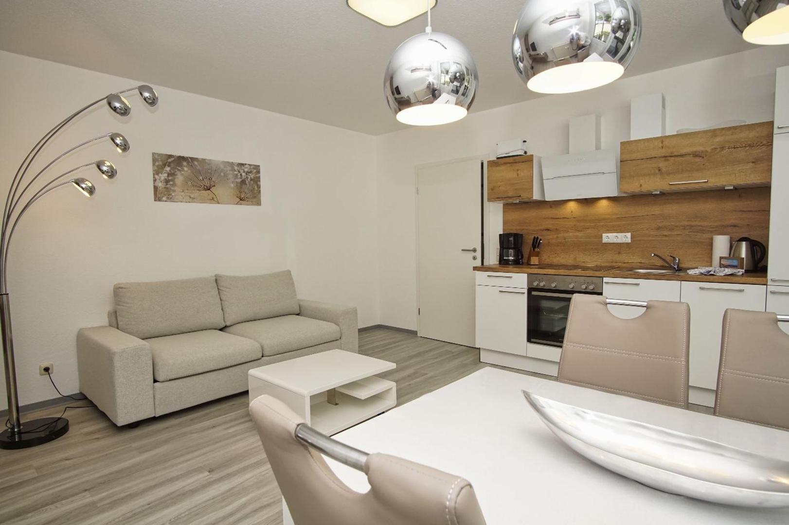 Bilde 8: strandnah, Terrasse, AHOI Erlebnisbad gratis in Sellin - Strandresidenz Brandenburg FeWo01