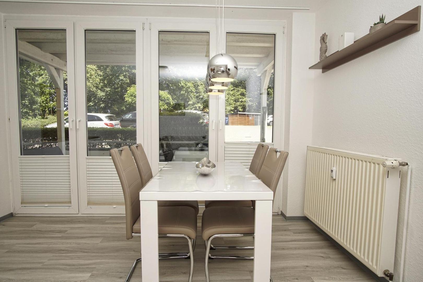 Bilde 7: strandnah, Terrasse, AHOI Erlebnisbad gratis in Sellin - Strandresidenz Brandenburg FeWo01