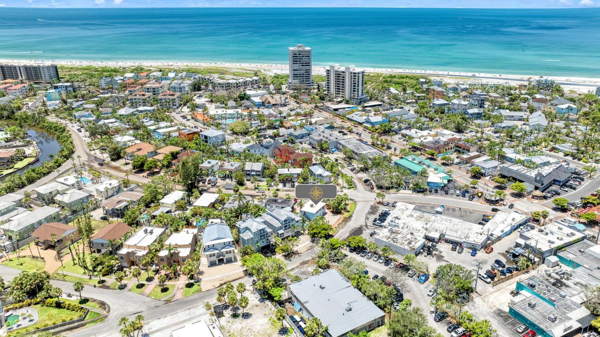 Billede 2: Lime in the Coconut - In Siesta Key Village, Pet Friendly, Private Pool!