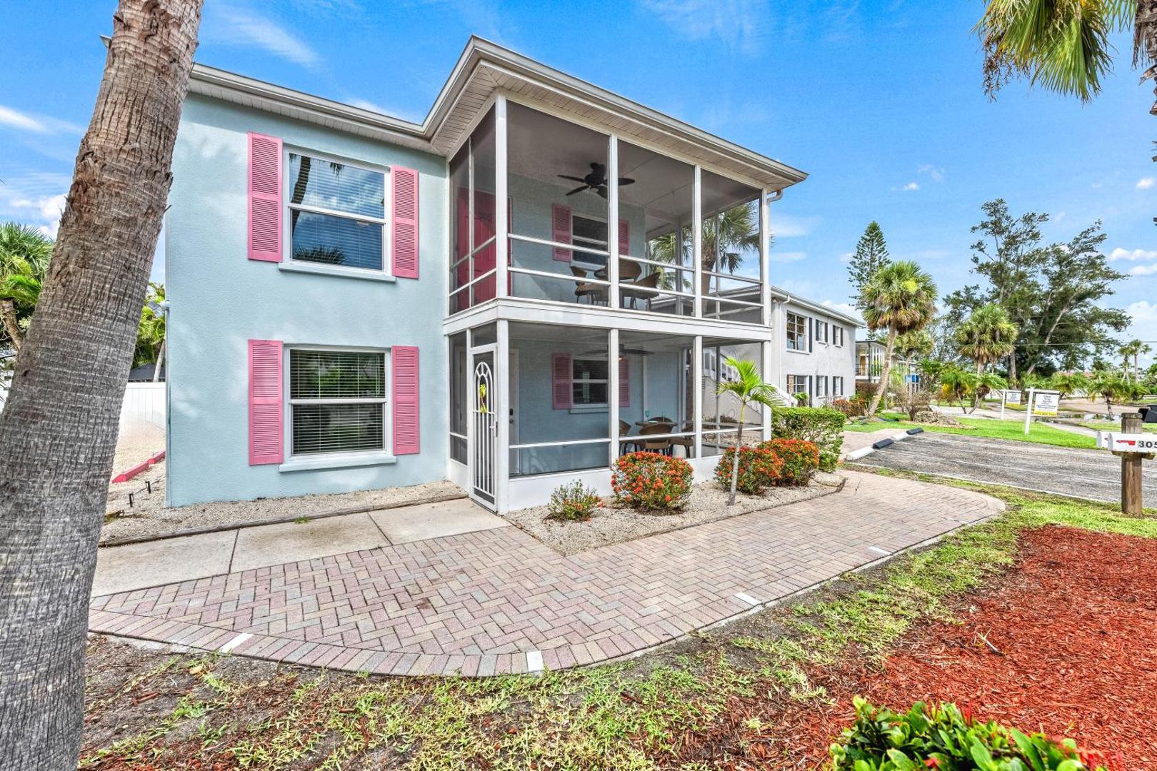Billede 10: Lime in the Coconut - In Siesta Key Village, Pet Friendly, Private Pool!