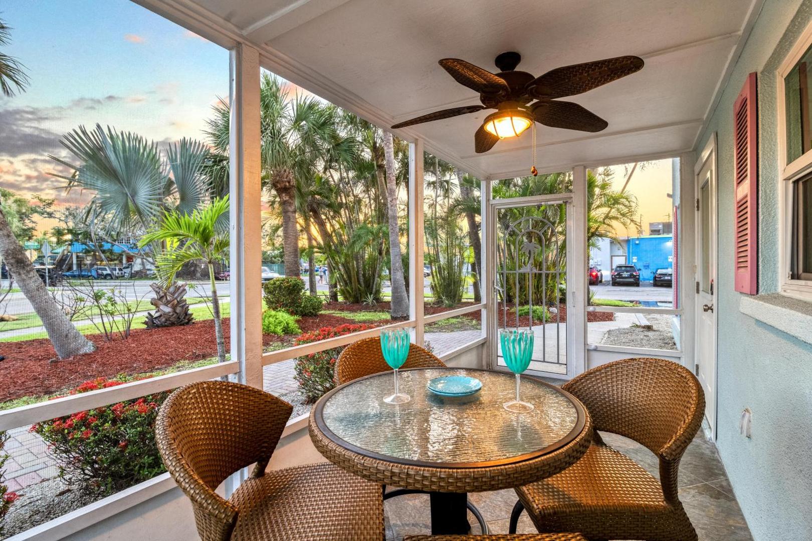 Billede 6: Lime in the Coconut - In Siesta Key Village, Pet Friendly, Private Pool!
