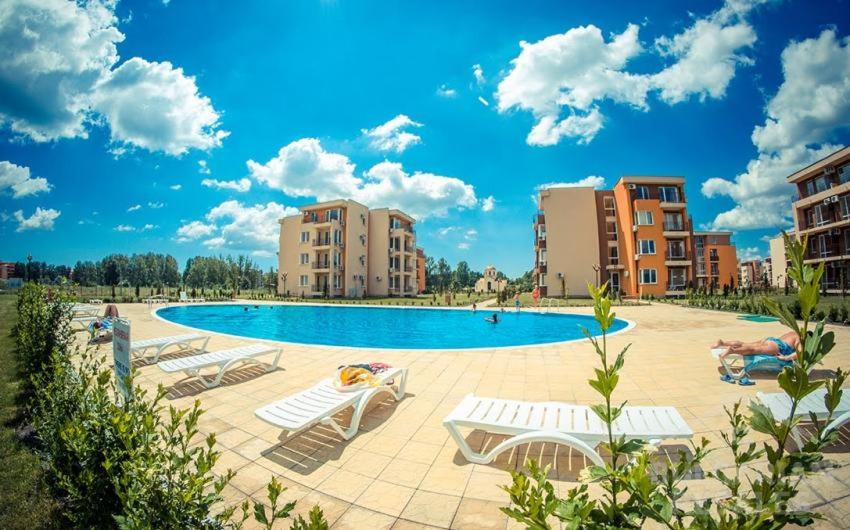 Foto 4: Pool View, 2 Bedroom Apartment