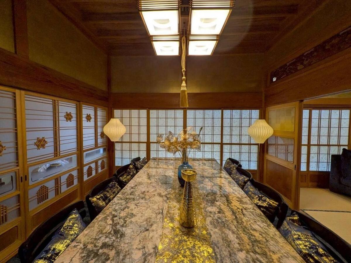 Zdjęcie 10: 一棟貸切宿 藤右衛門 最大16名 屋内バーベキュー サウナ 露天風呂 ジャグジー付 和モダンラグジュアリー邸宅