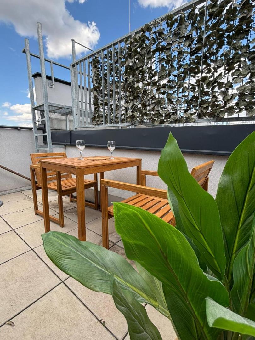 Foto 7: OrestaLiving - Penthouse in 2nd District with View