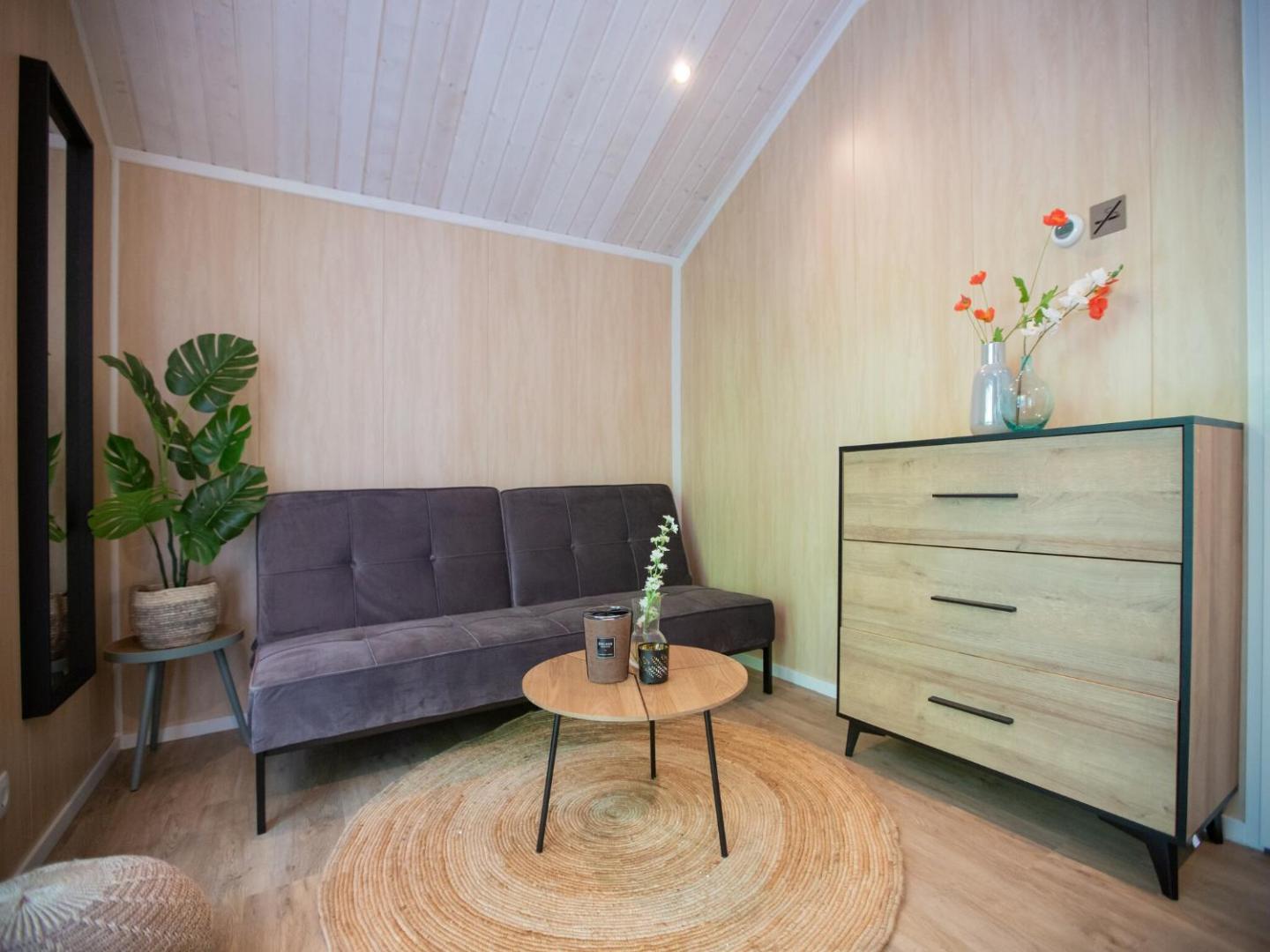 Bilde 2: Tiny House in Brabant with Cozy Terrace