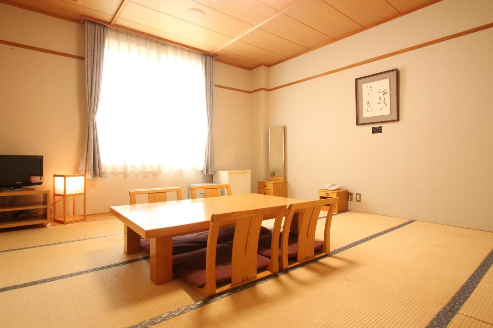 Kuva 2: 木地屋