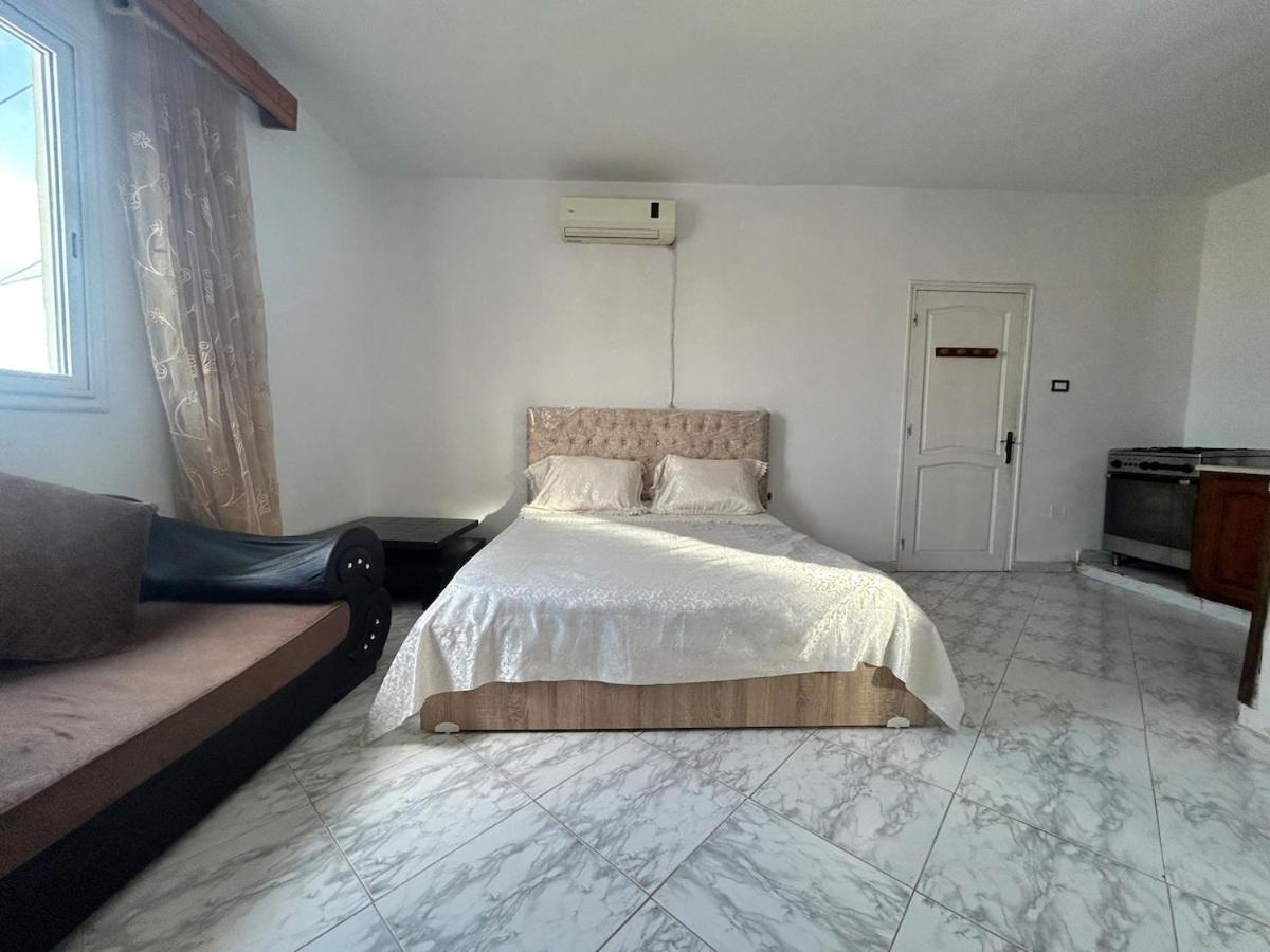 Fotografie 10: Studio with rooftop terrace, mountain and sea view