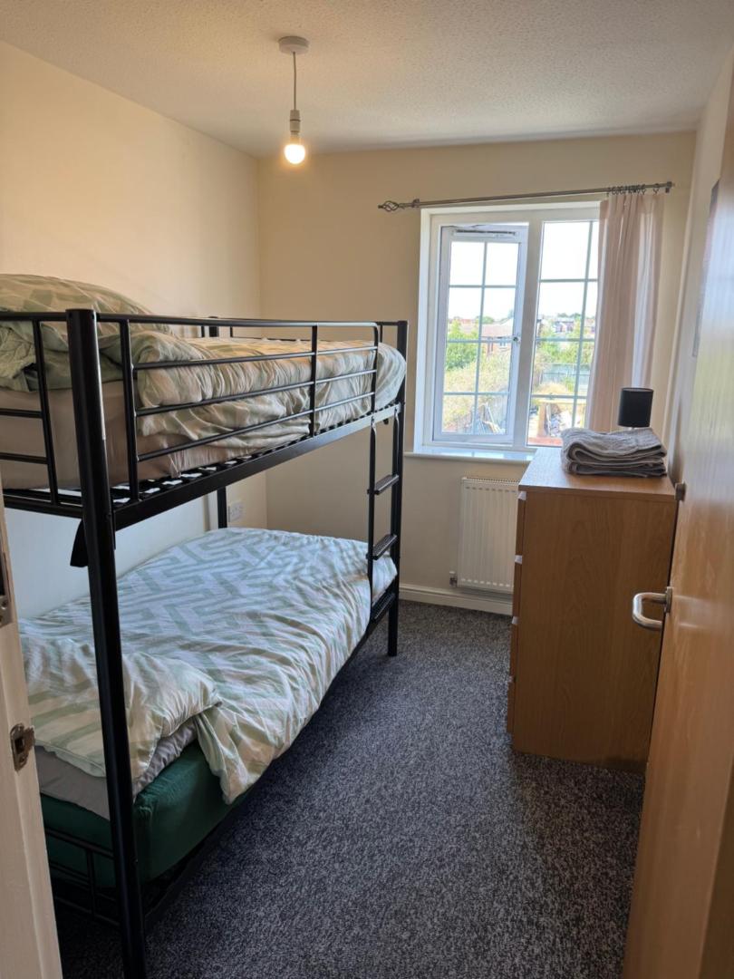 Φωτογραφία 8: 3 Floors, Sleeps 14, 3 Baths, View, Parking, Grimsby Cleethorpes Beach