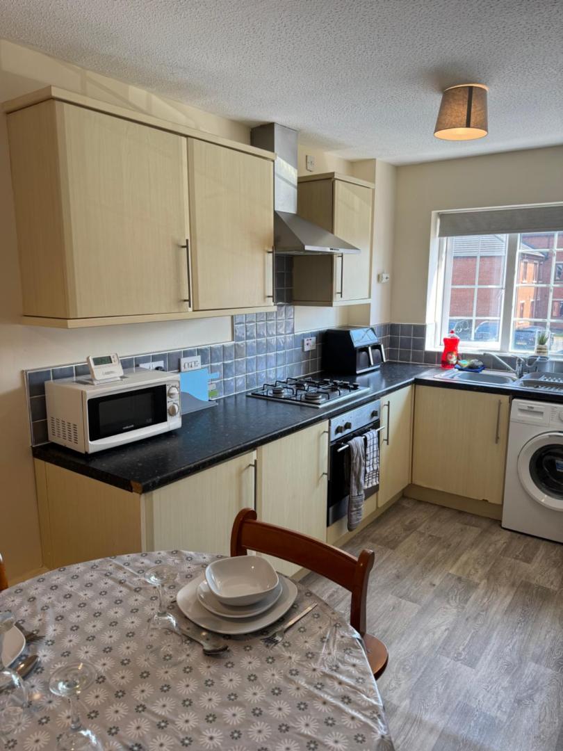 Φωτογραφία 2: 3 Floors, Sleeps 14, 3 Baths, View, Parking, Grimsby Cleethorpes Beach