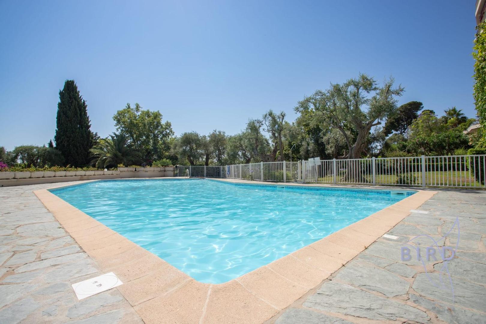 Billede 8: Smart flat in Antibes sea view AC parking and pool
