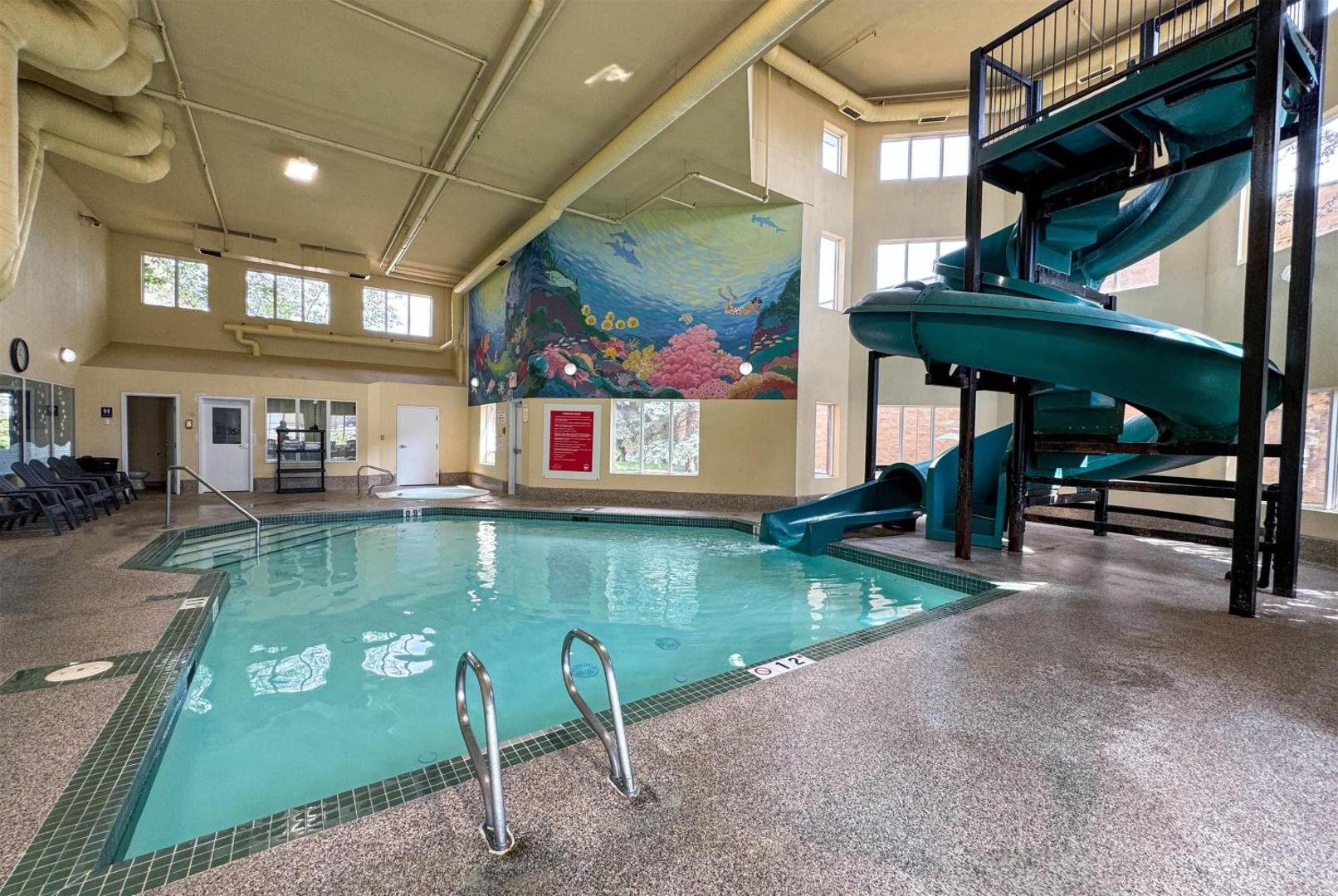 Foto 6: Super 8 by Wyndham Edmonton South