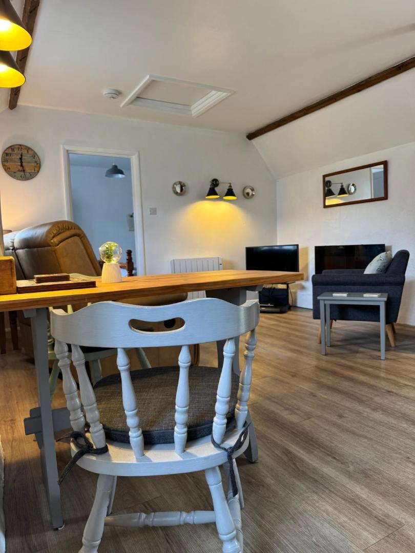 Billede 10: Titmouse at Trenale Court Cottages