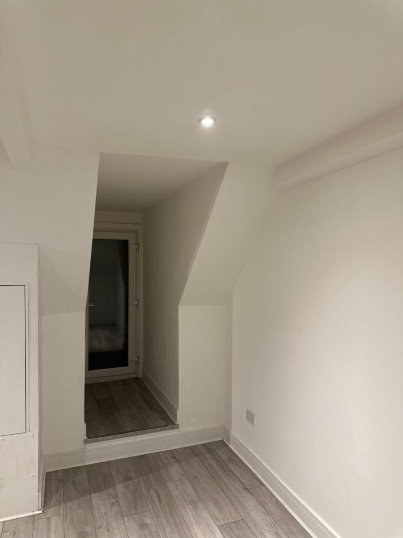 Photo 2 : Flat 10 - Epsom High Street
