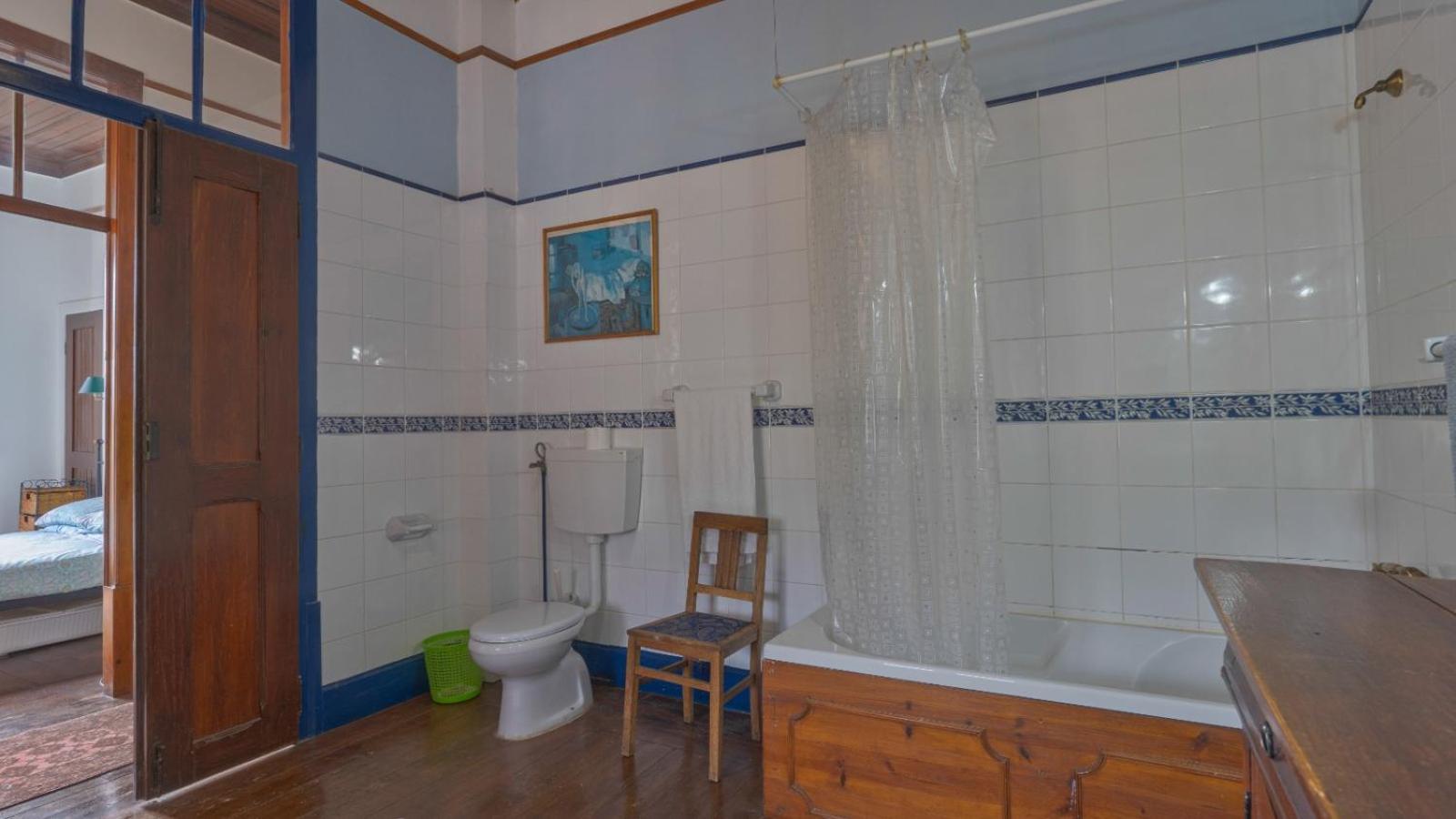 Large, converted farmhouse with pool的照片2