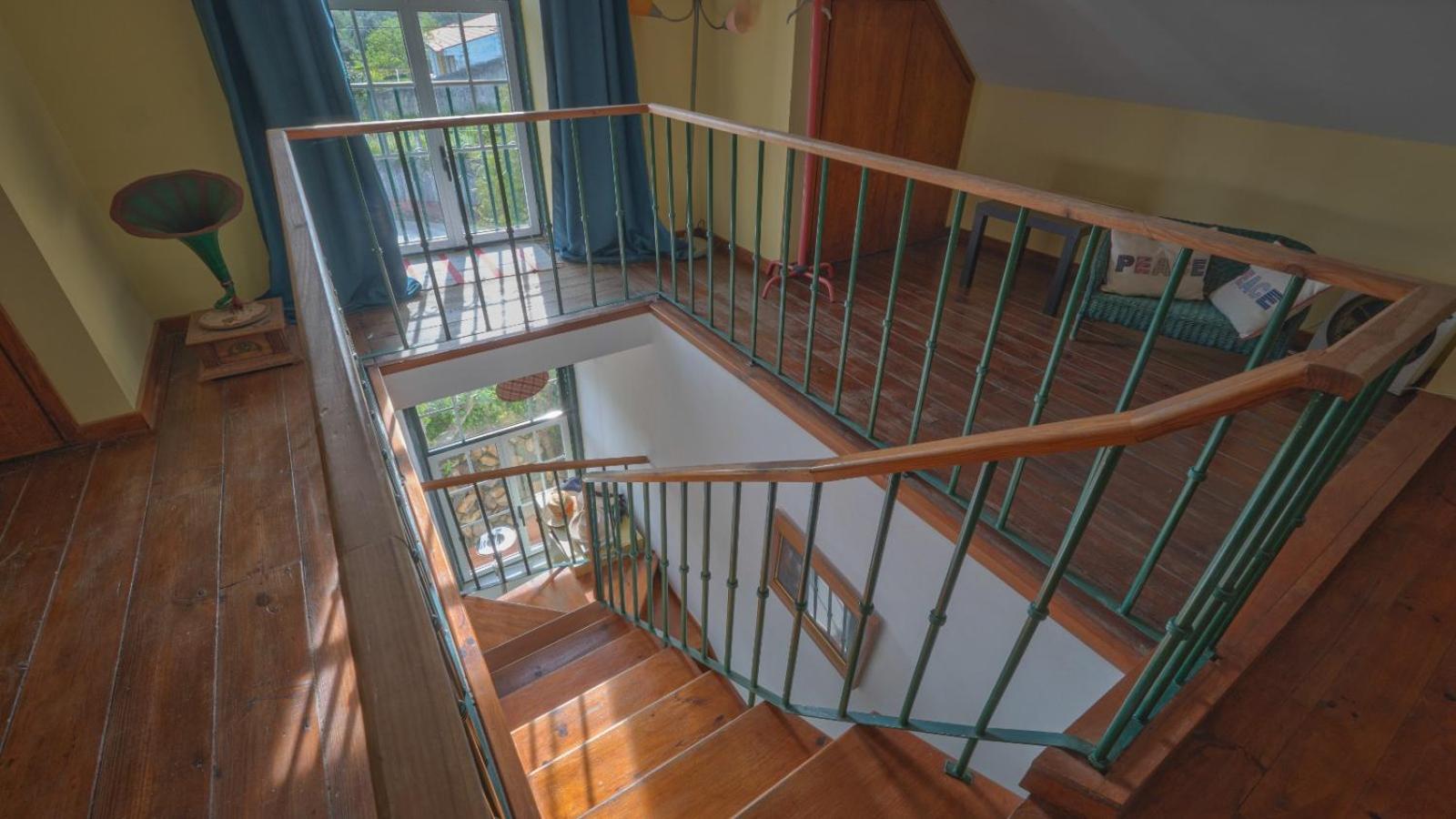 Large, converted farmhouse with pool的照片9