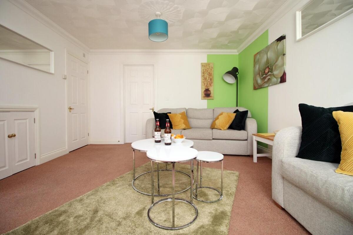 Foto 8: 3 Bed with Free Parking - Merriotts 1 by Tŷ SA