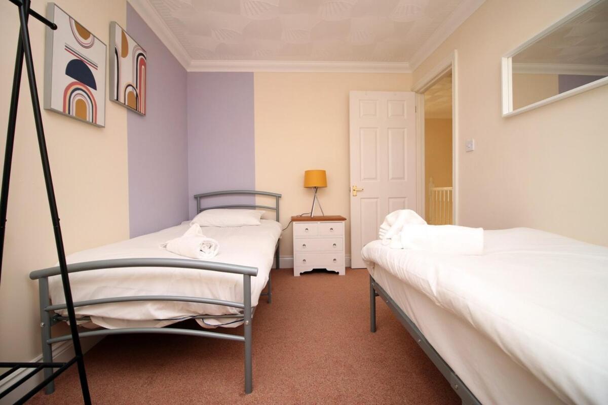 Foto 5: 3 Bed with Free Parking - Merriotts 1 by Tŷ SA