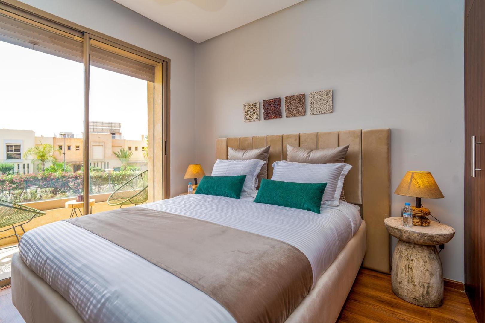 Fotografie 3: Chic & Cozy Apartment with Pool View - Prestigia