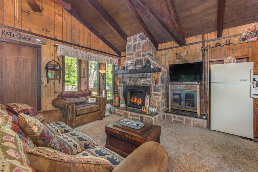Foto 8: Rays Chalet - Unique and Cozy Riverfront Home