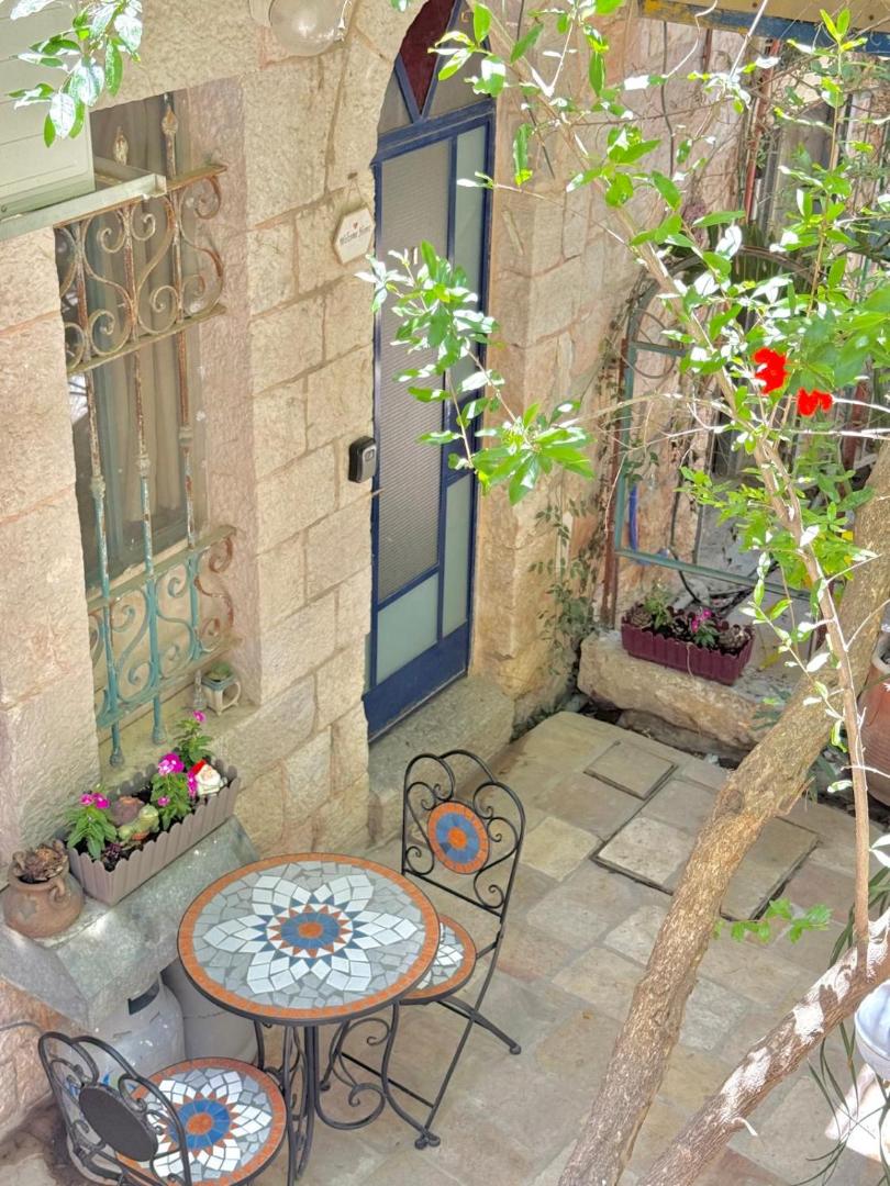 Foto 8: Authentic Jerusalem Apt, Cosy and Central!
