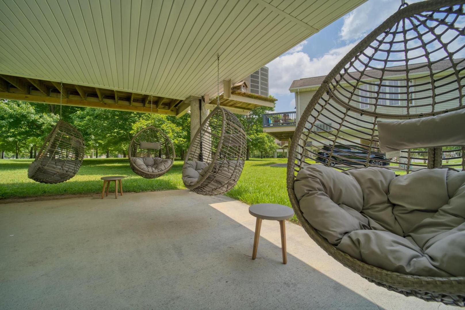 Фотография 3: Wind down in this 2 Bed Oasis with River Access Hot Tub and Outdoor Fun Sleeps 6 Comfortably