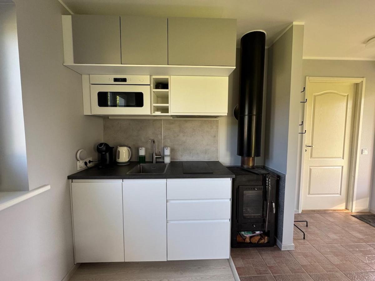 Kuva 5: Tiny house with sauna in Laulasmaa