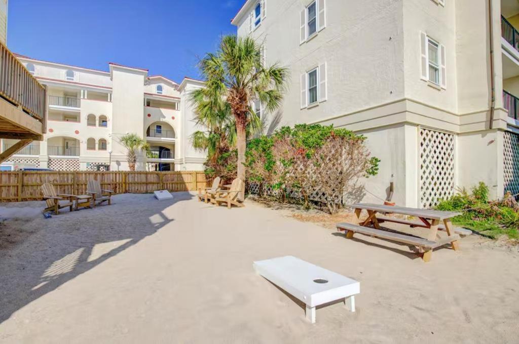 Foto 7: Ocean View - Just Steps from Oceanfront - 2 Full Width Sun Decks - 3 King Suites