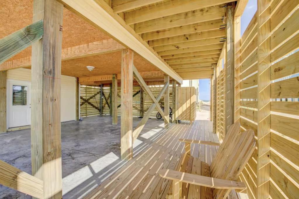 Foto 8: Ocean View - Just Steps from Oceanfront - 2 Full Width Sun Decks - 3 King Suites
