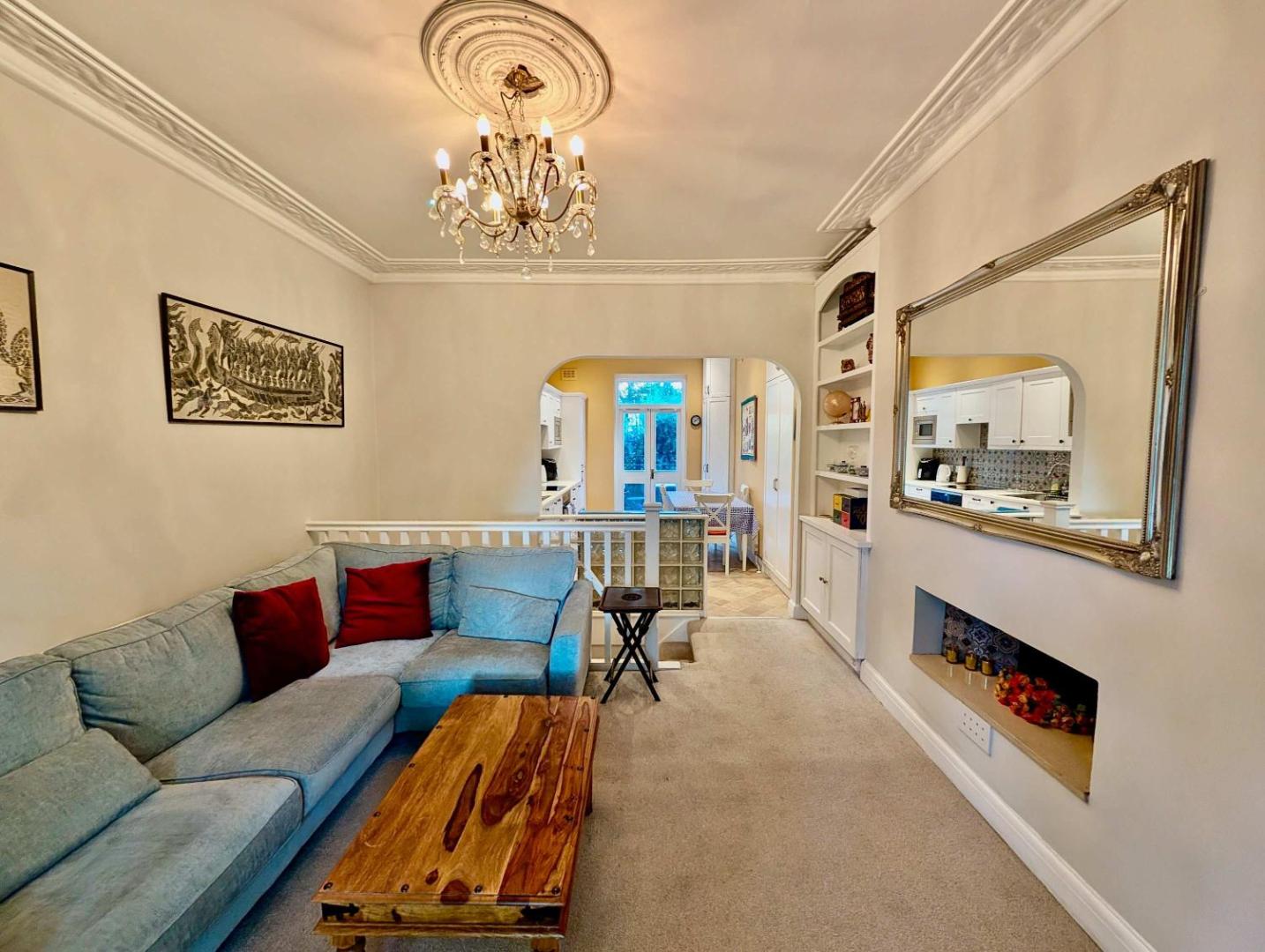 Foto 8: Charming Flat with Balcony in Prime Location