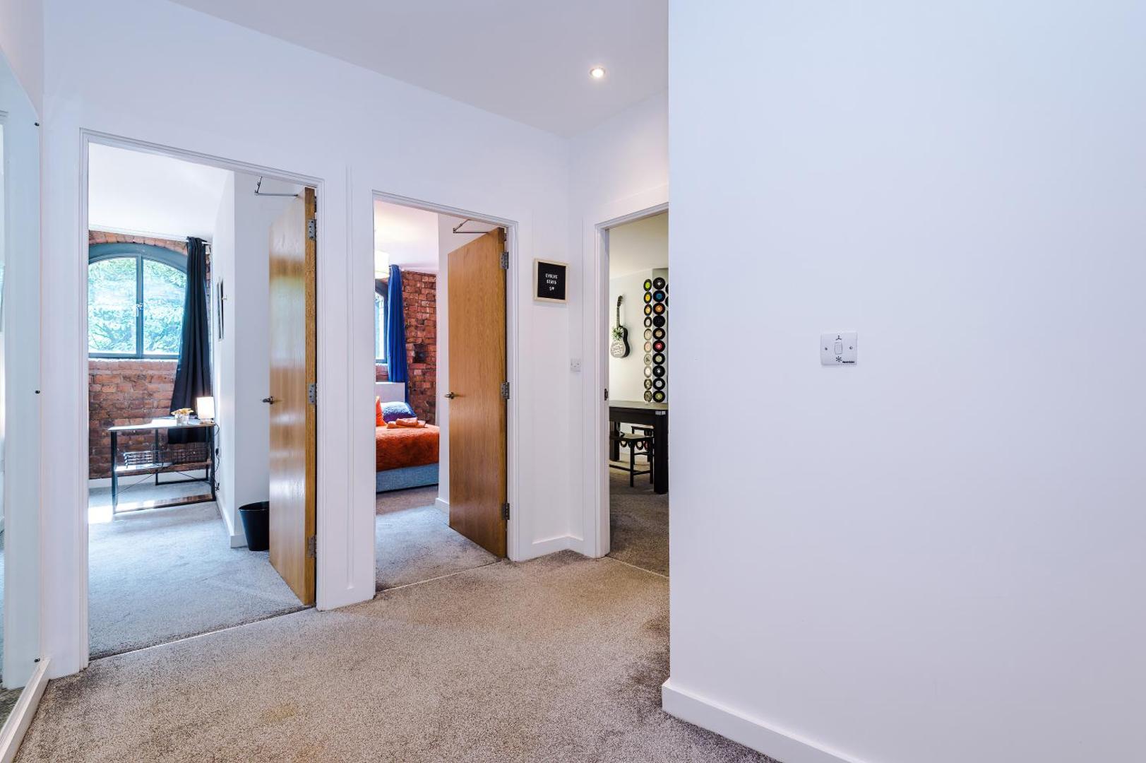 Foto 10: Pool Table, Stunning 2Bed Apt, Central Location