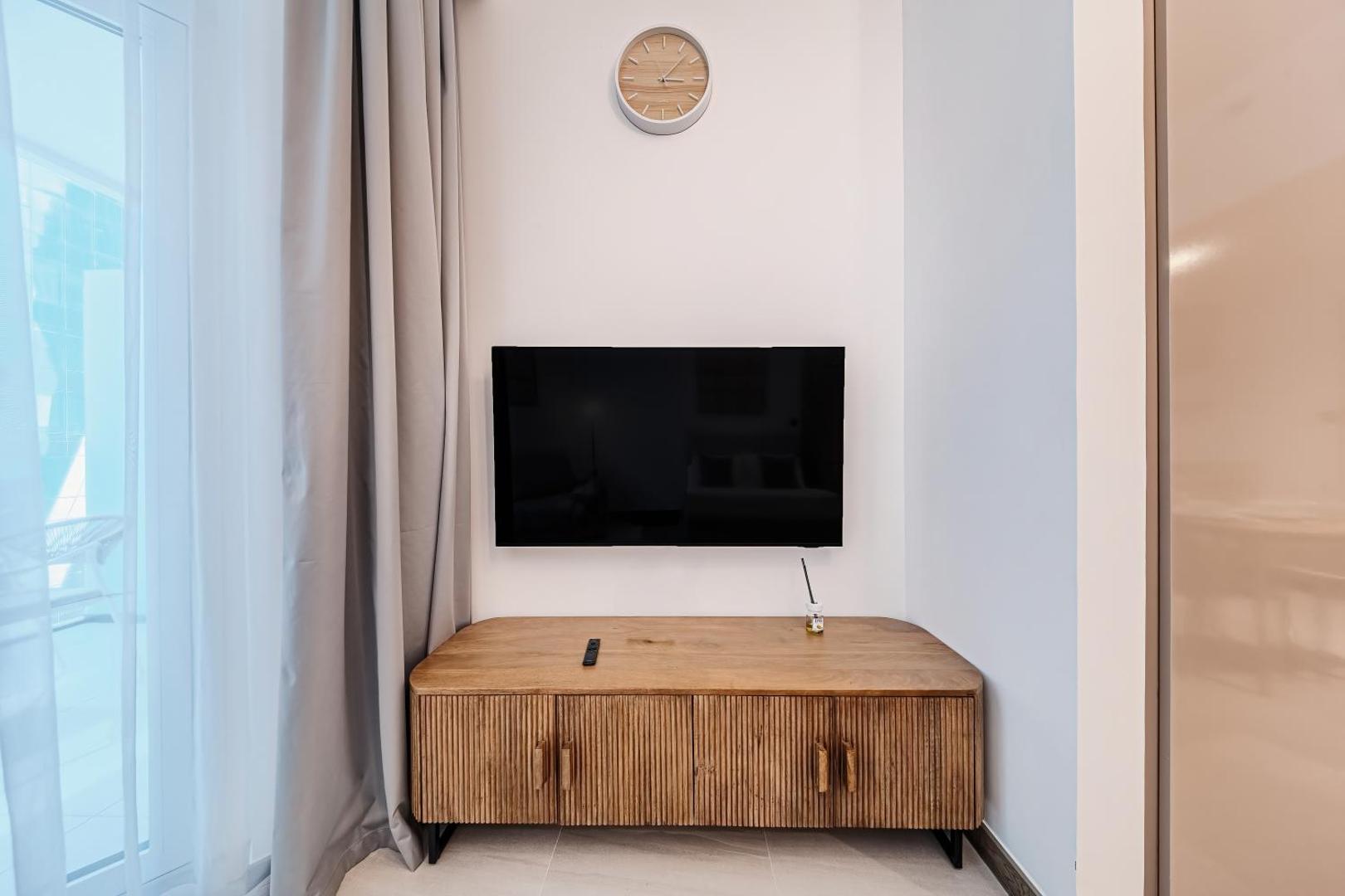 Kuva 10: Studio with Style for 3 in Missoni, Business Bay