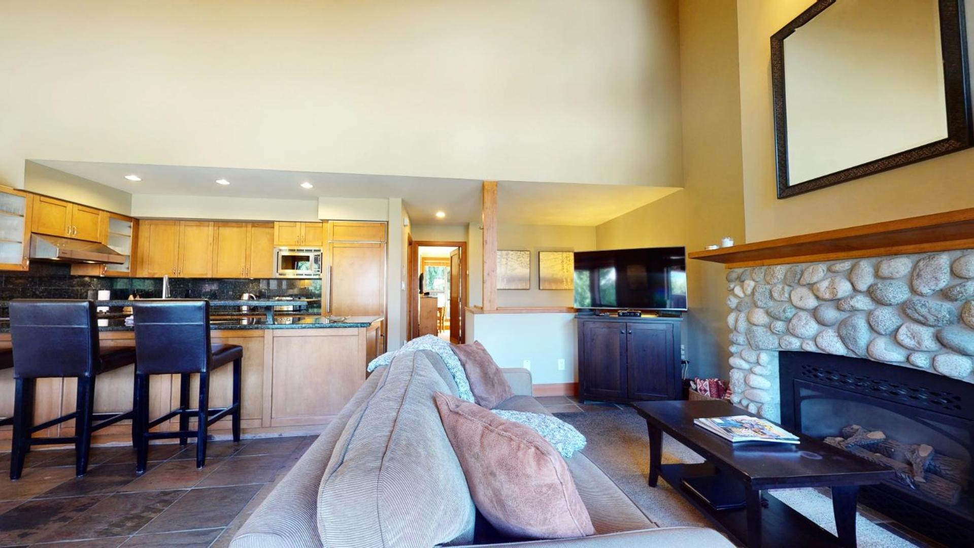 Fotografie 4: Spacious Chalet with PRIVATE Hot Tub by Harmony Whistler