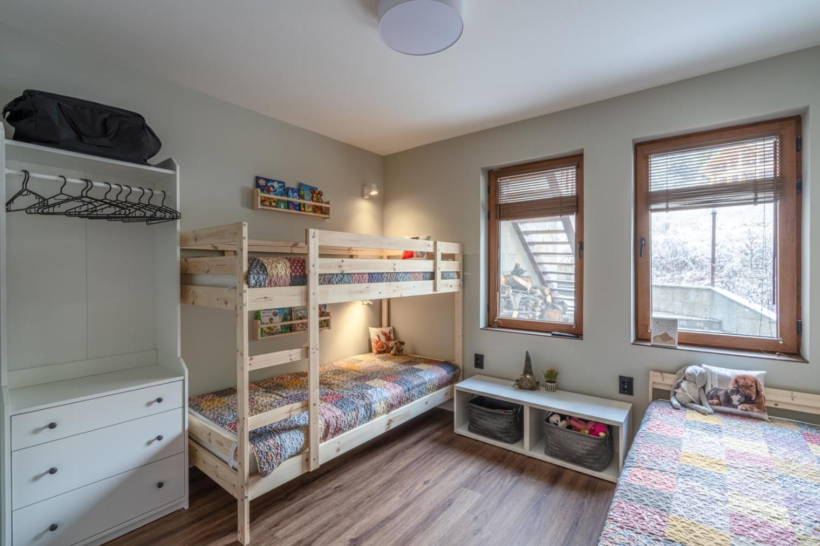 Foto 4: 3 Спални - Електрическо Подово Отопление - Бърз WiFi - Веранда - В Гората - Warm Forest Nest Pamporovo