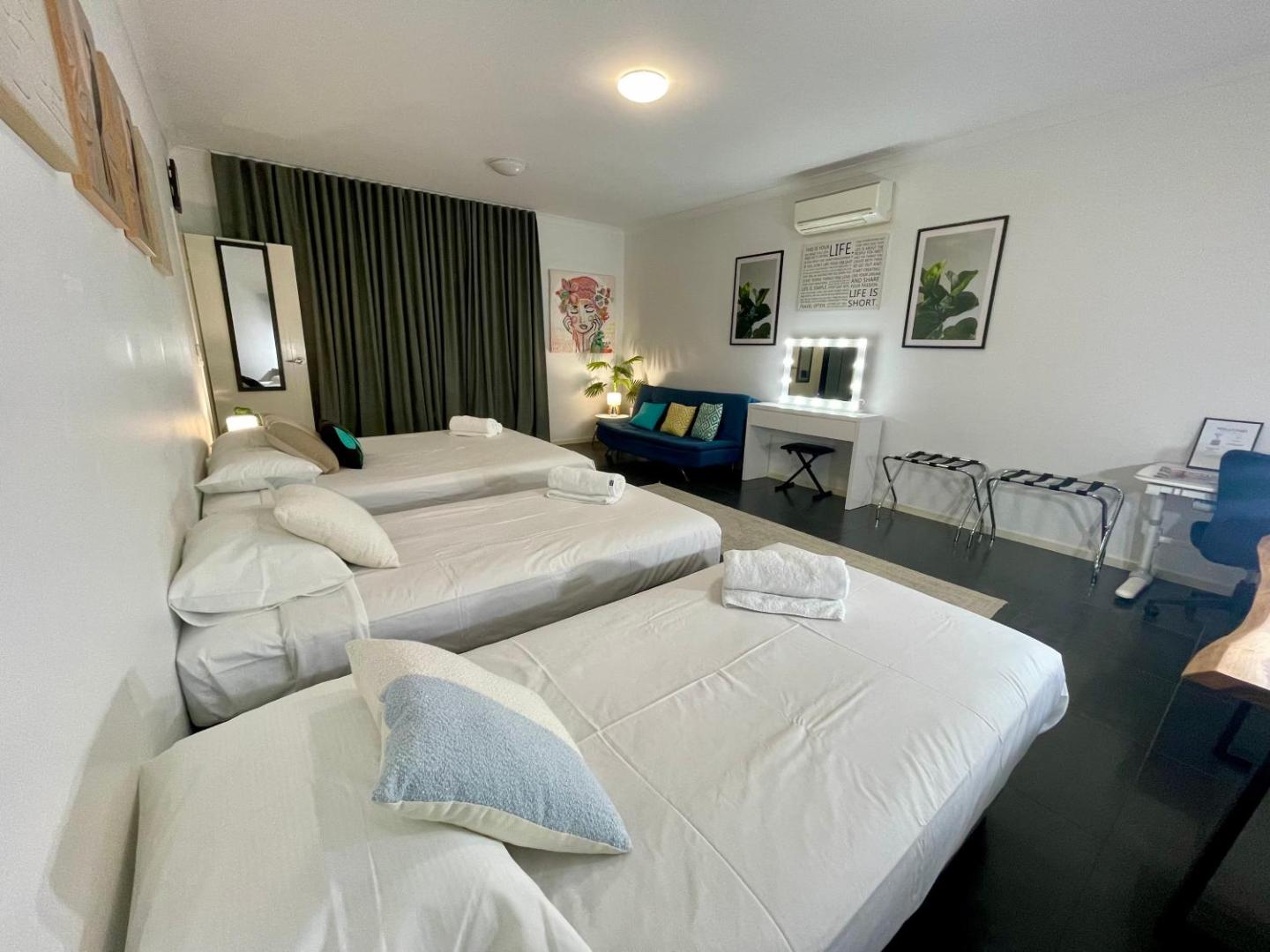 Zdjęcie 7: Private unit in Whitehaven Crescent