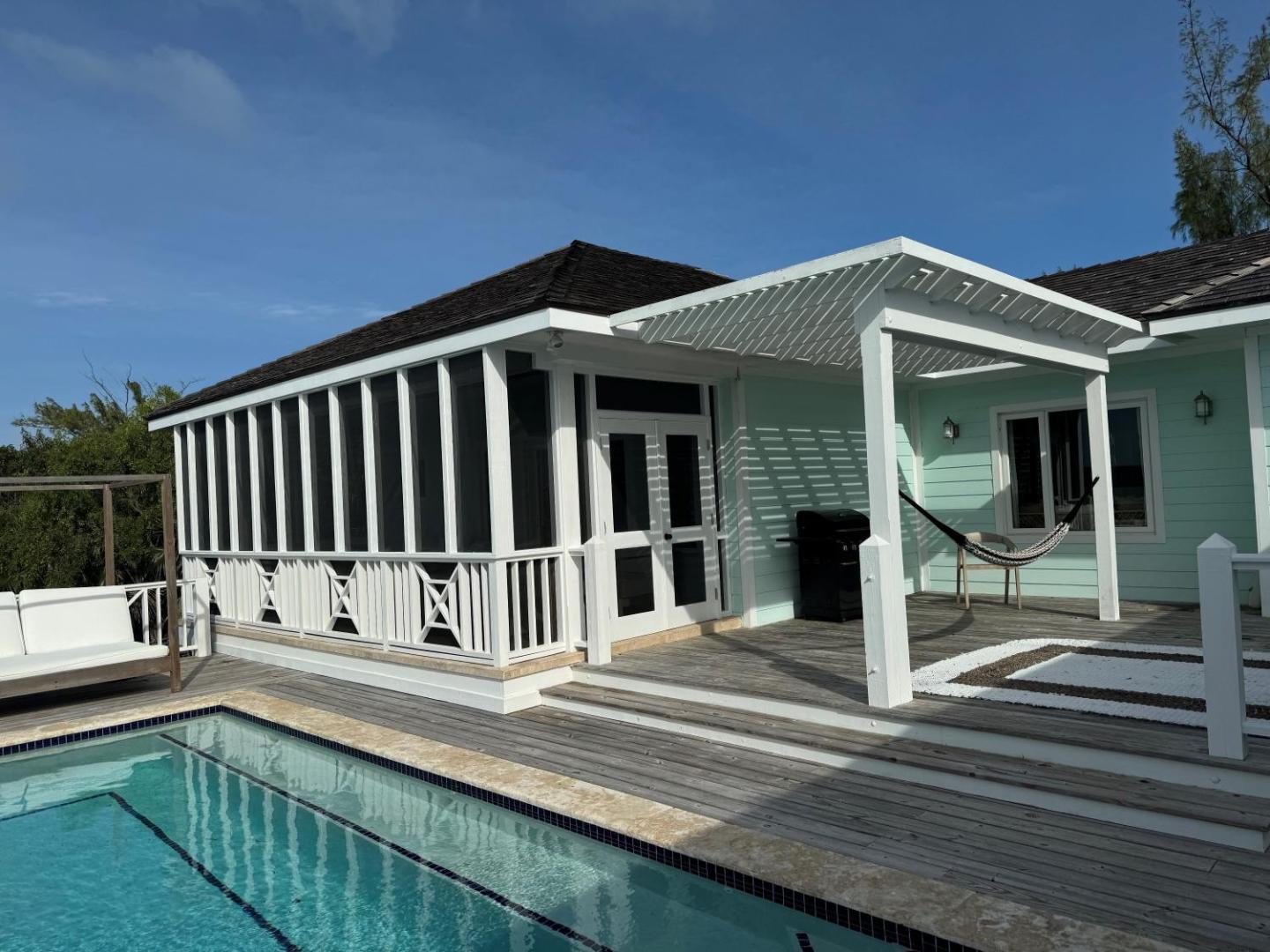 Φωτογραφία 4: Turtle Pointe - Lux New Windermere Home withPool, Boat Dock, Beach home