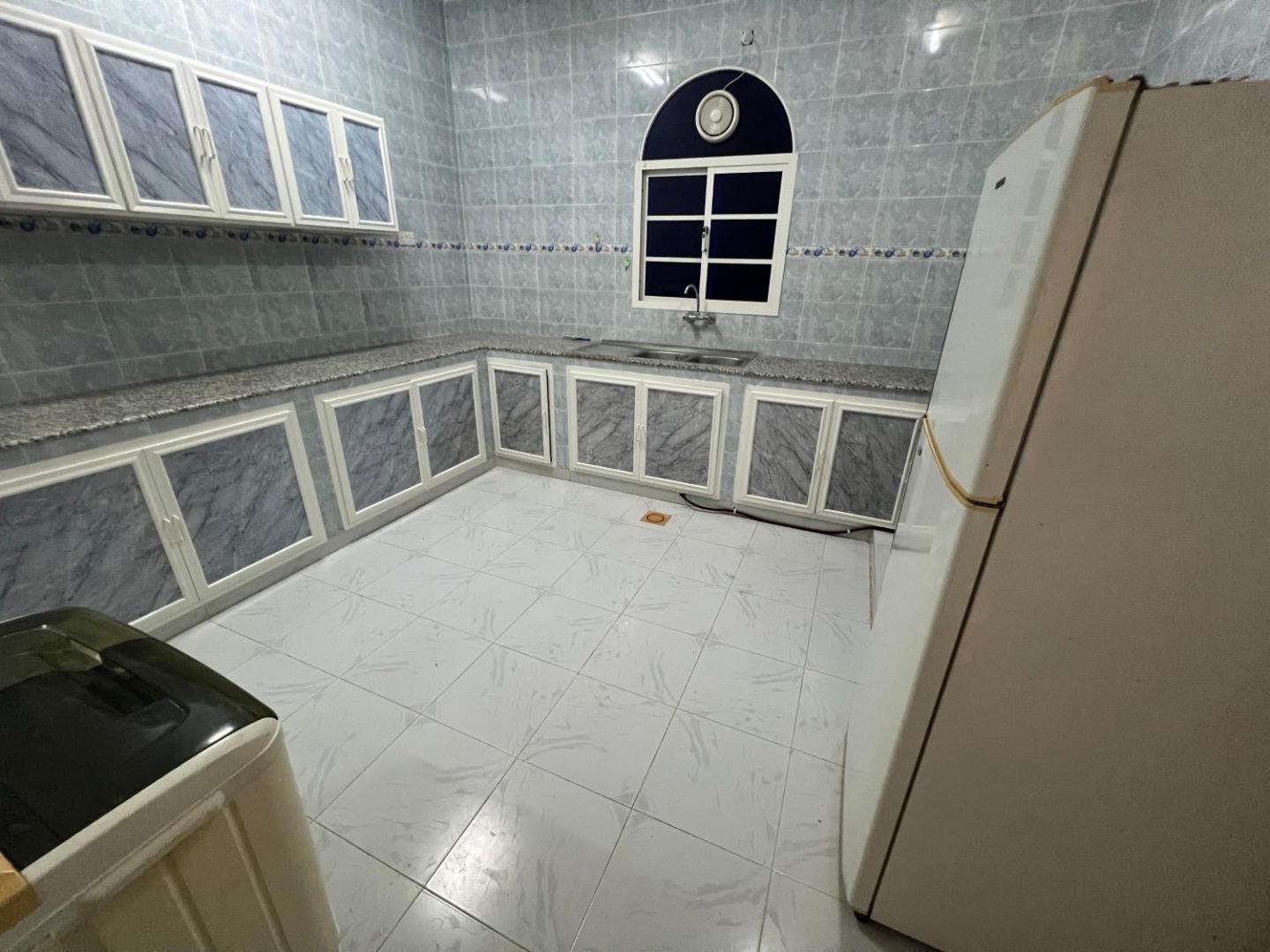 Foto 3: شقة عائلية 4 غرف في صلالة أثناء خريف ظفار