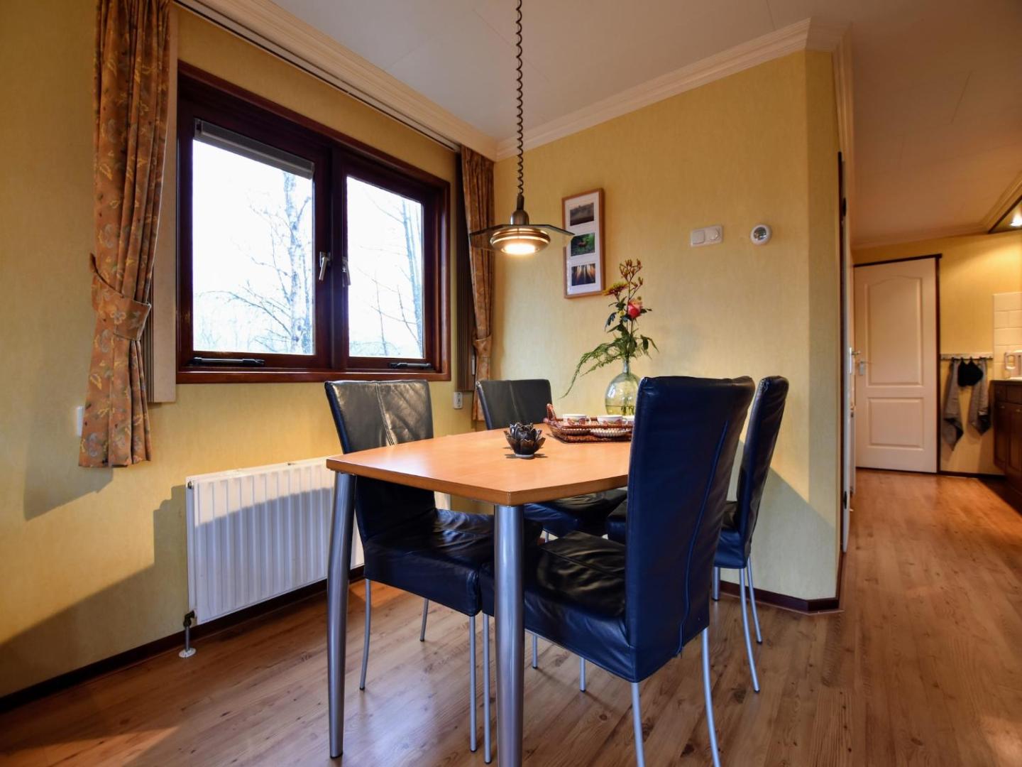 Fotografie 7: Chalet in Garderen with Fenced Garden