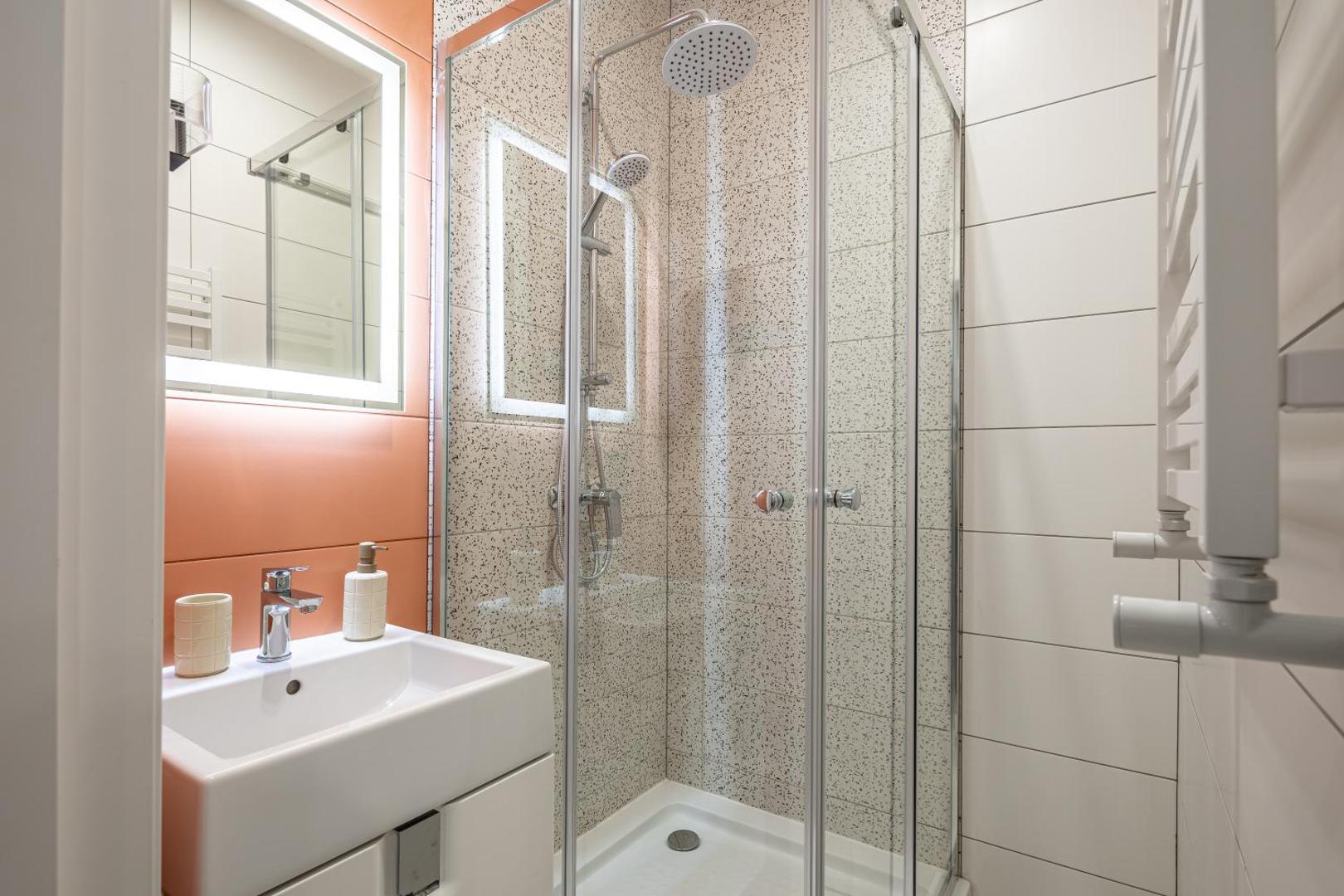 Foto 5: Romari apartment Куліша 3