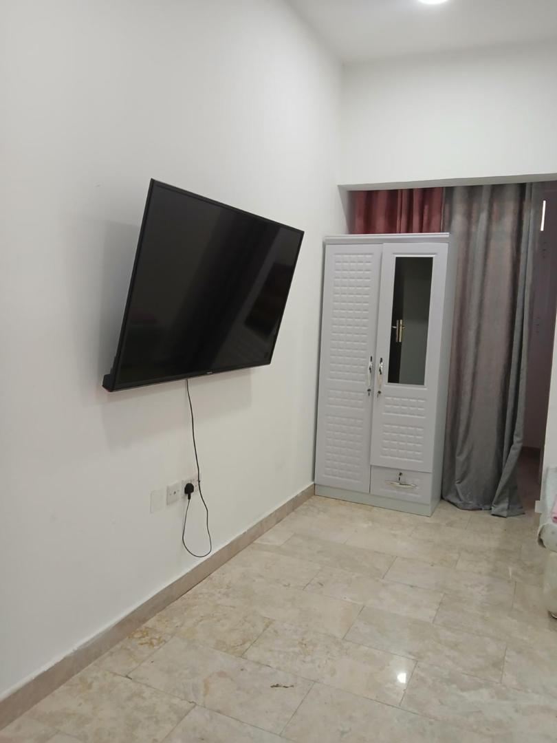 Fotografie 2: Room with private bathroom in a flat-ladies only