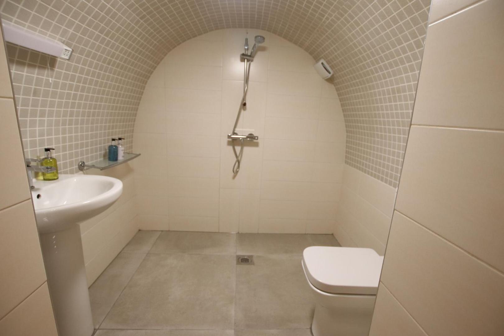 Foto 4: Charming flat with private patio in Clifton