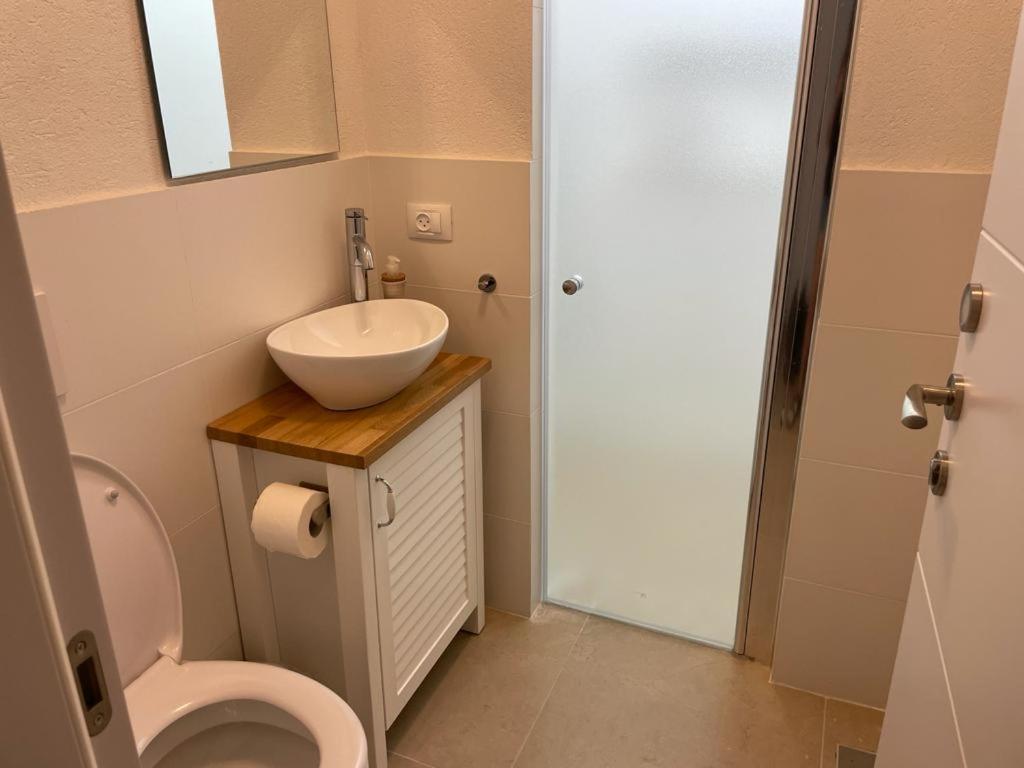 Φωτογραφία 2: Accommodation at Miss Daisy - להתארח אצל מיס דייזי